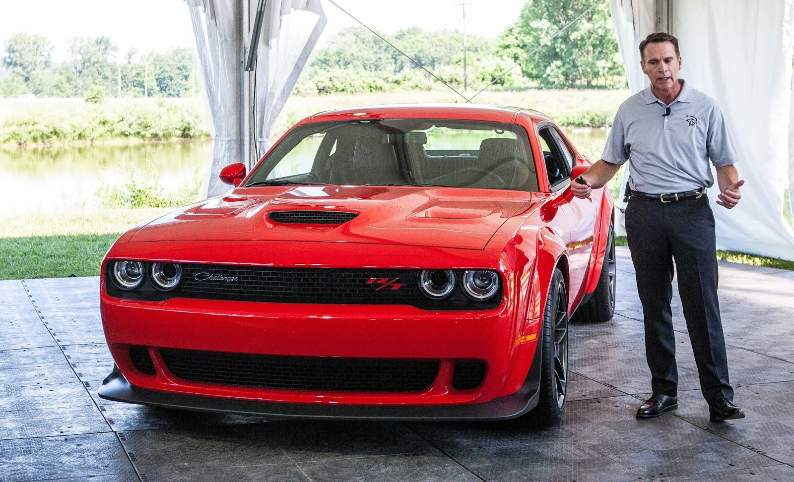 Dodge Challenger Hellcat Red Eye Engine