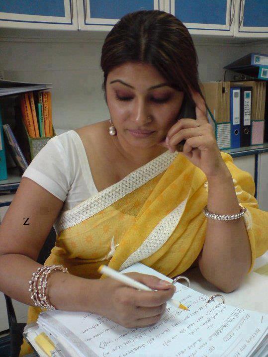 Indian Aunties Hot Photo In Saree  Naked Sex Girls-3512