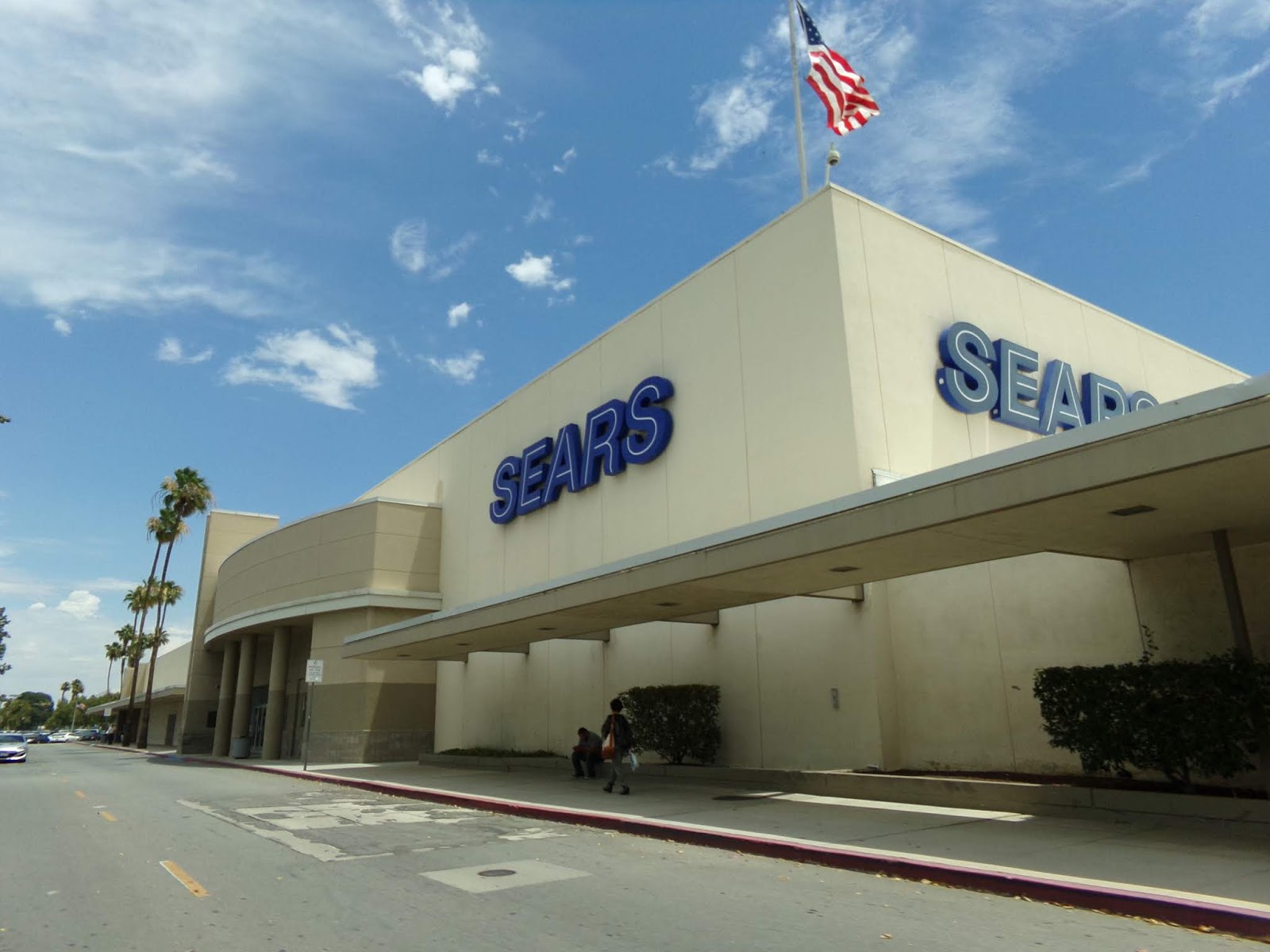 East Coast Retail: Sears #1318 Bakersfield, CA Closing