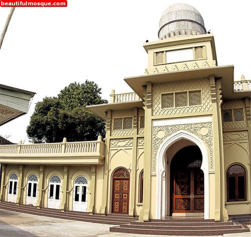 Princess Hijab: Masjid Bersejarah di Thailand