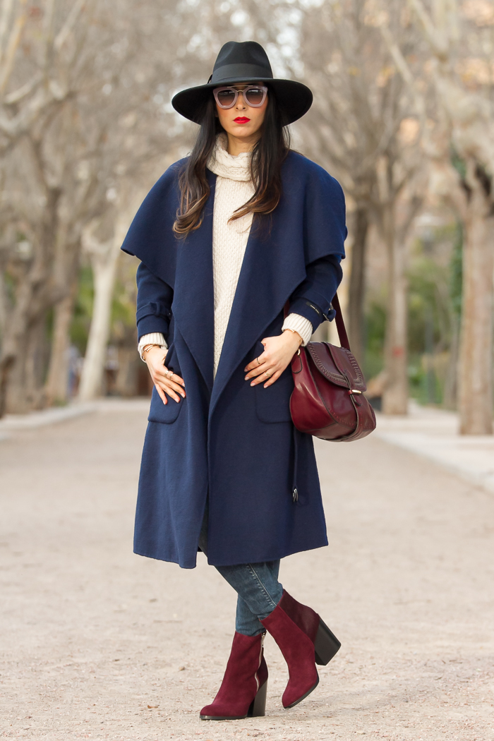 Empotrar lavandería Cortés Burgundy Ankle Boots and Navy Coat | With Or Without Shoes - Blog  Influencer Moda Valencia España