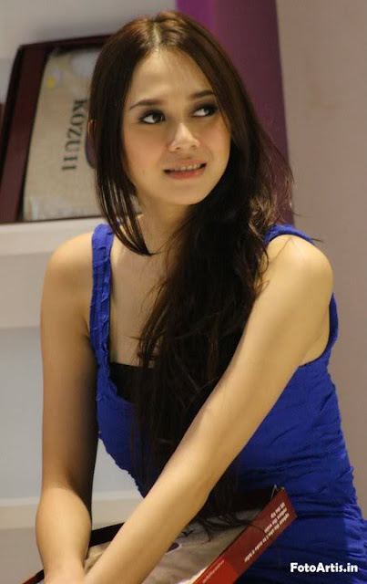 Foto Si Cantik Dan Seksi Aura Kasih Part 1 | Gudang Kimcil