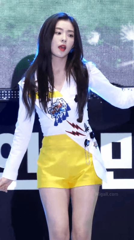 레드벨벳 아이린 노란 반바지