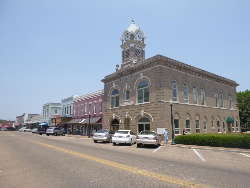 Pat and Dawn Mission Blog 2012 A photo tour of dowtown West Point, MS