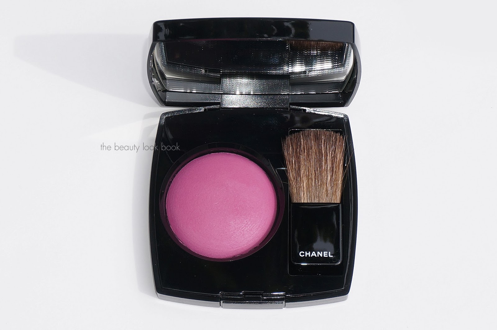Chanel Pink Explosion 64 Joues Contraste - The Beauty Look Book