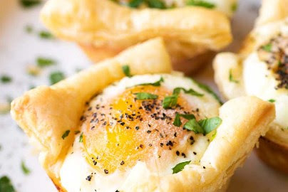 EGG, BACON, AND RICOTTA BREAKFAST CUPS