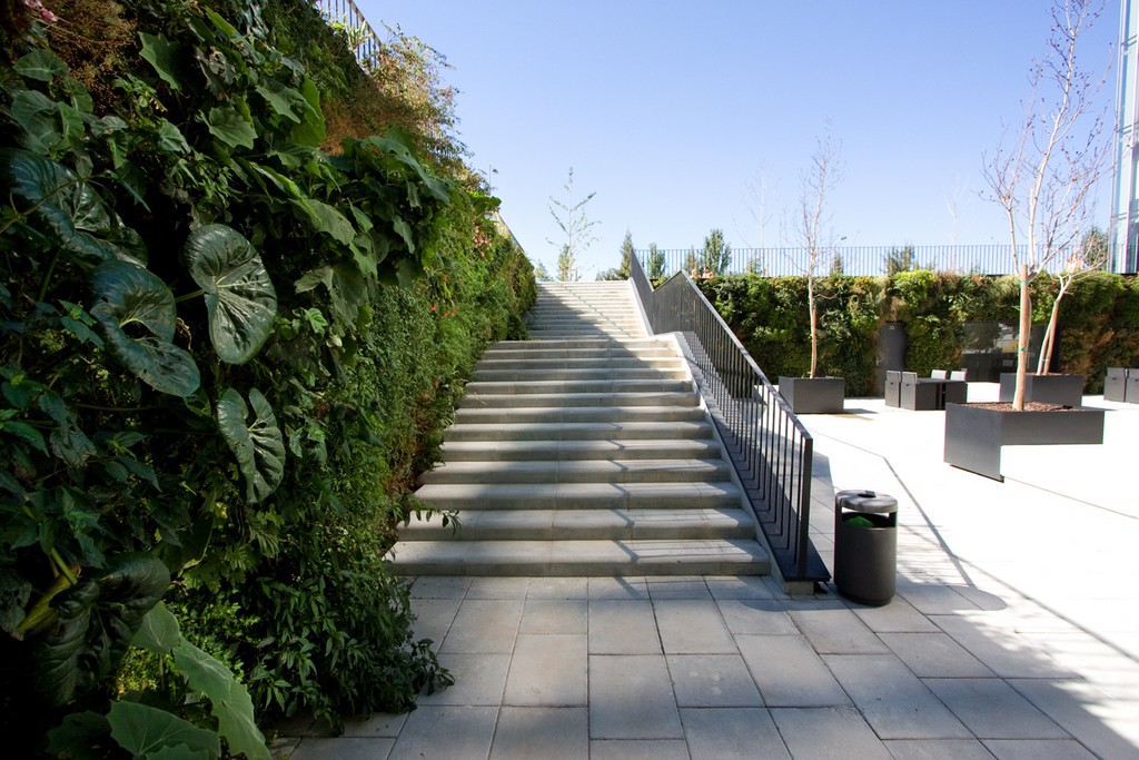 Natura Tower Landscape : By Vertical Garden Design ~ HouseVariety on Vertical Landscape Design
 id=46661