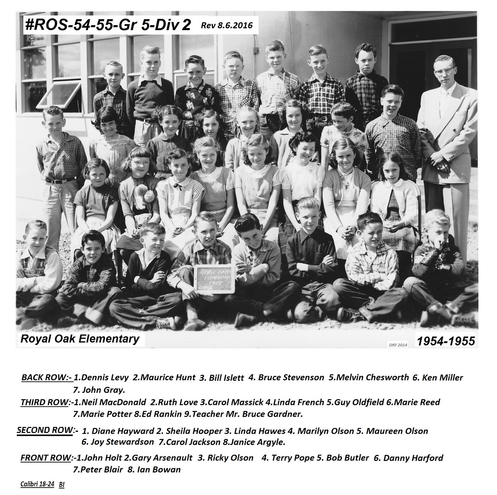 Royal Oak School Yard Class photos from the "1952" Royal Oak School.