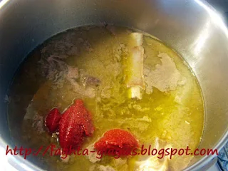 Μοσχάρι κοκκινιστό με πολύχρωμες πιπεριές - από «Τα φαγητά της γιαγιάς»