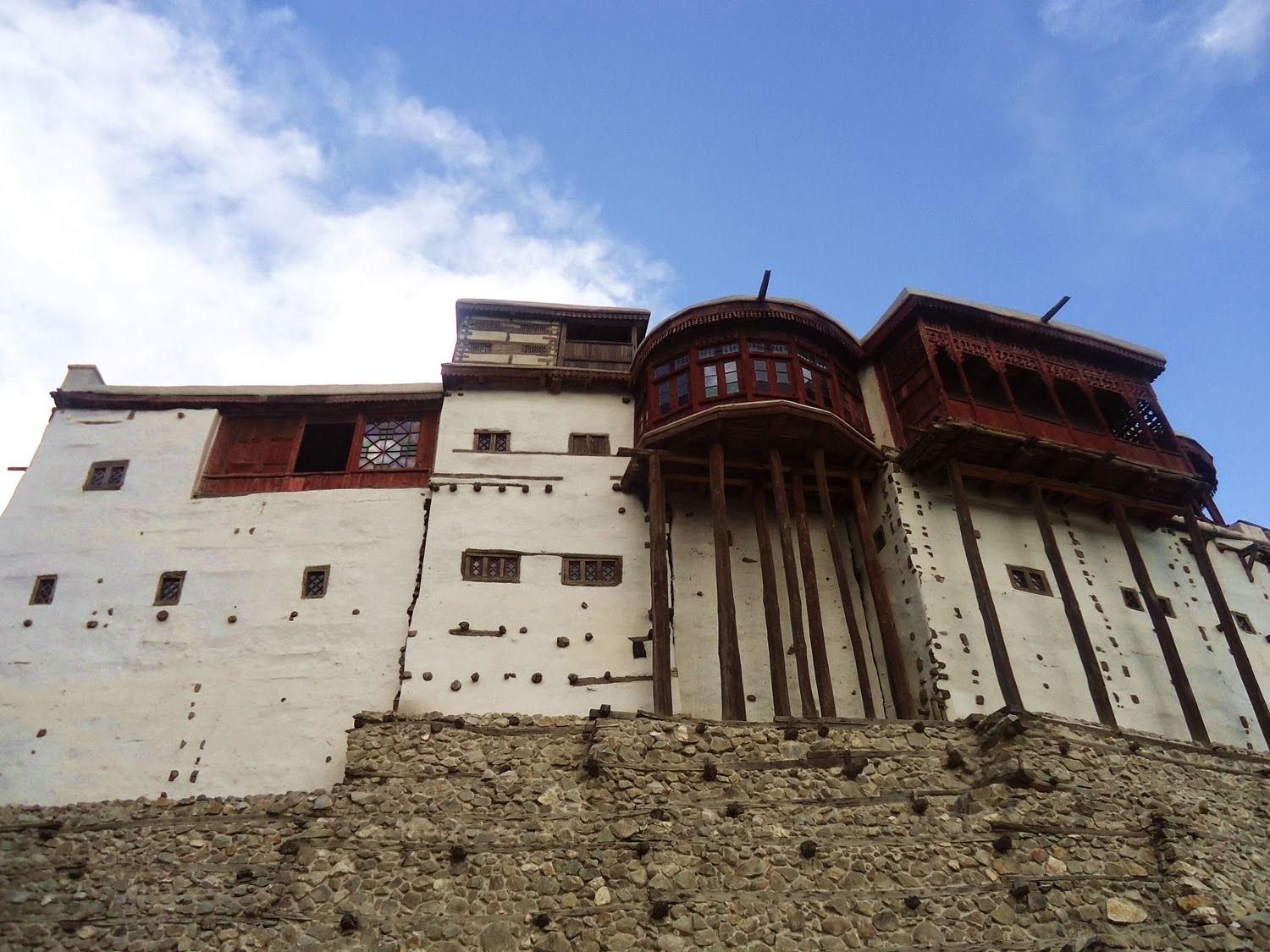 Baltit Fort, Hunza Valley (www.prettygloss.blogspot.com)