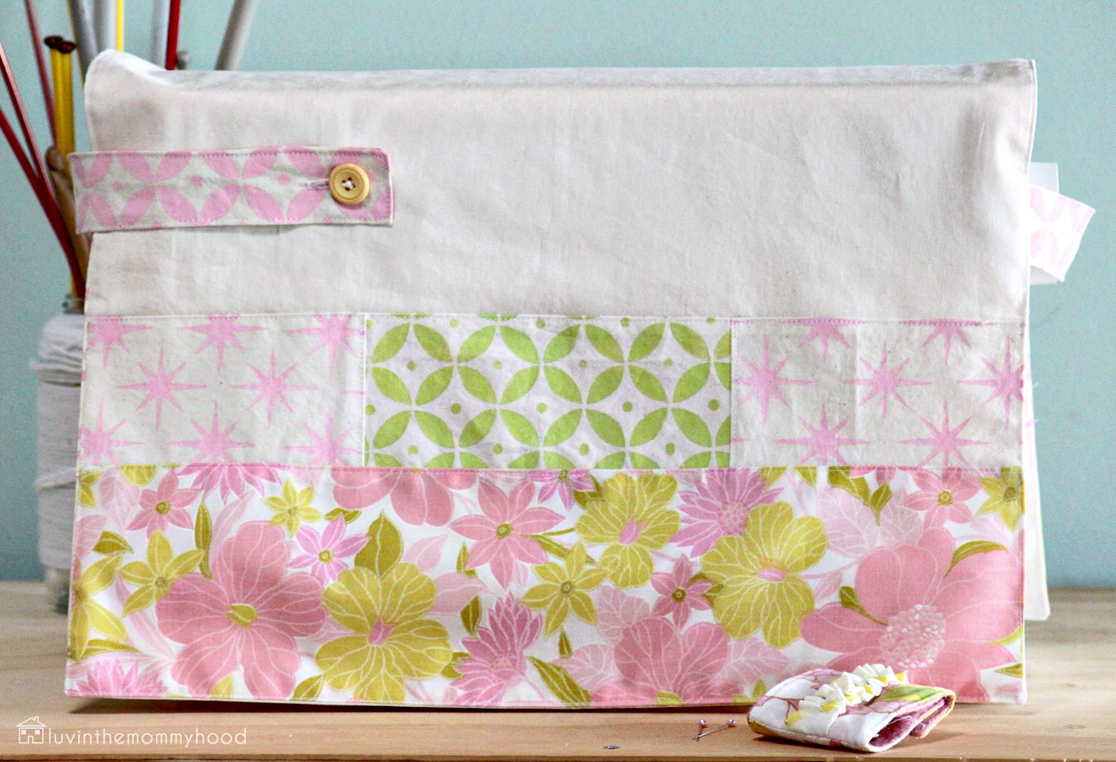 luvinthemommyhoodreviews Reversible Sewing Machine Cover Tutorial with