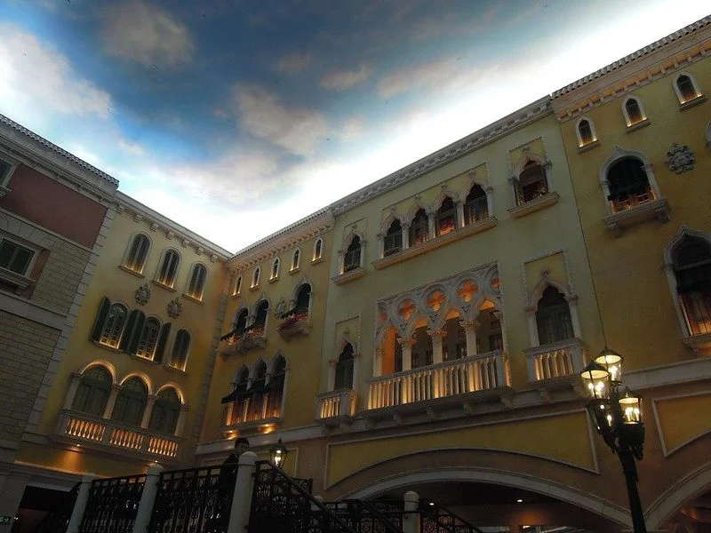 More photos of imitation Italian houses at The Venetian Macao Resort Hotel
