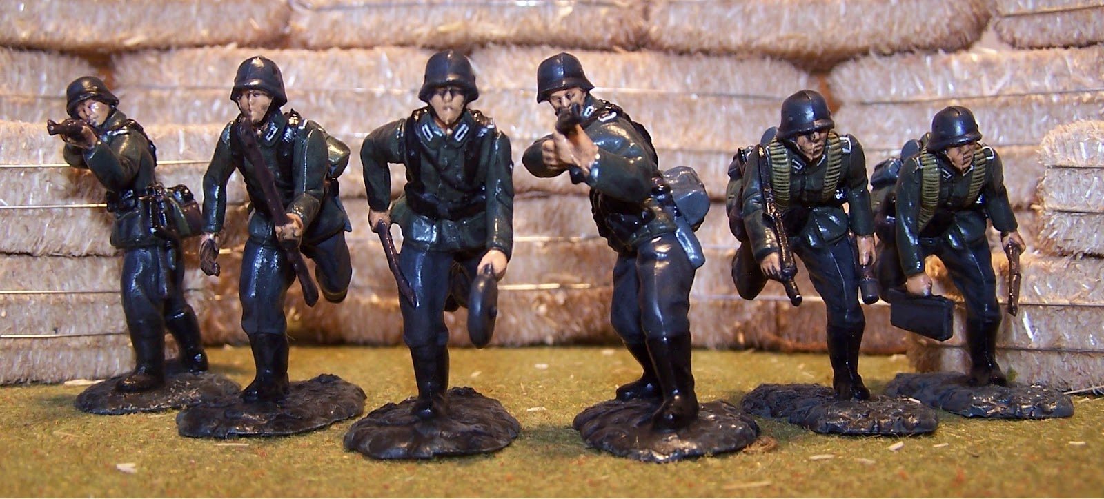 WWII Plastic Toy Soldiers Conte Collectibles Toy Soldiers