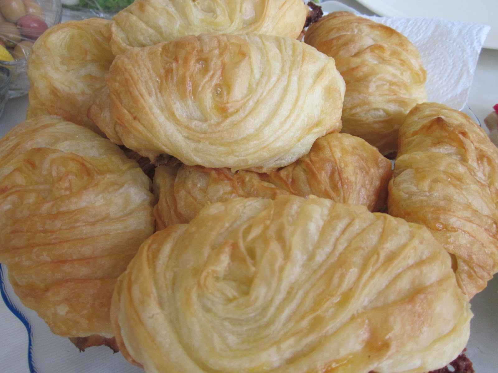 MAVİ&amp;BEYAZ PİLELİ BÖREK