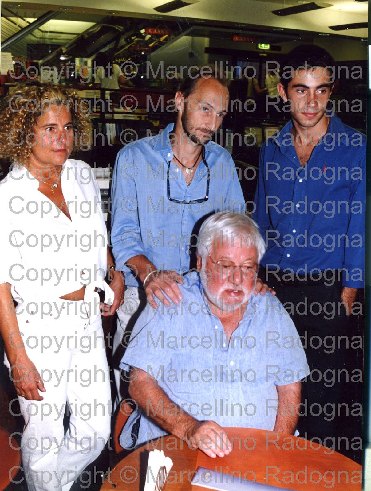 Marcellino Radogna Fotonotizie per la stampa Paolo Villaggio con i figli Elisabetta e Piero e Marcellino Radogna Fotonotizie per la stampa Paolo Villaggio con i figli Elisabetta e Piero e