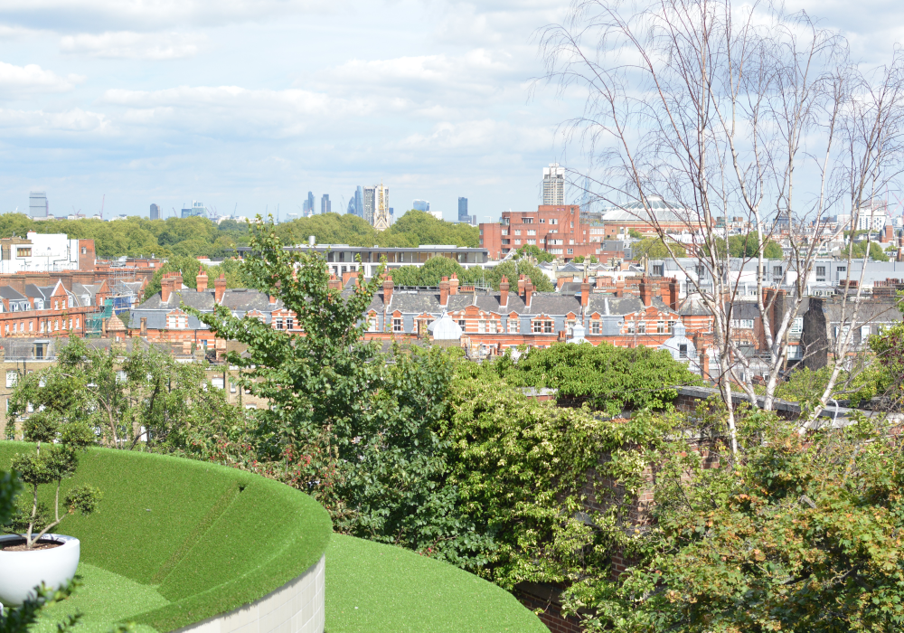 Lunch at Babylon, Kensington roof gardens Peonies and lilies
