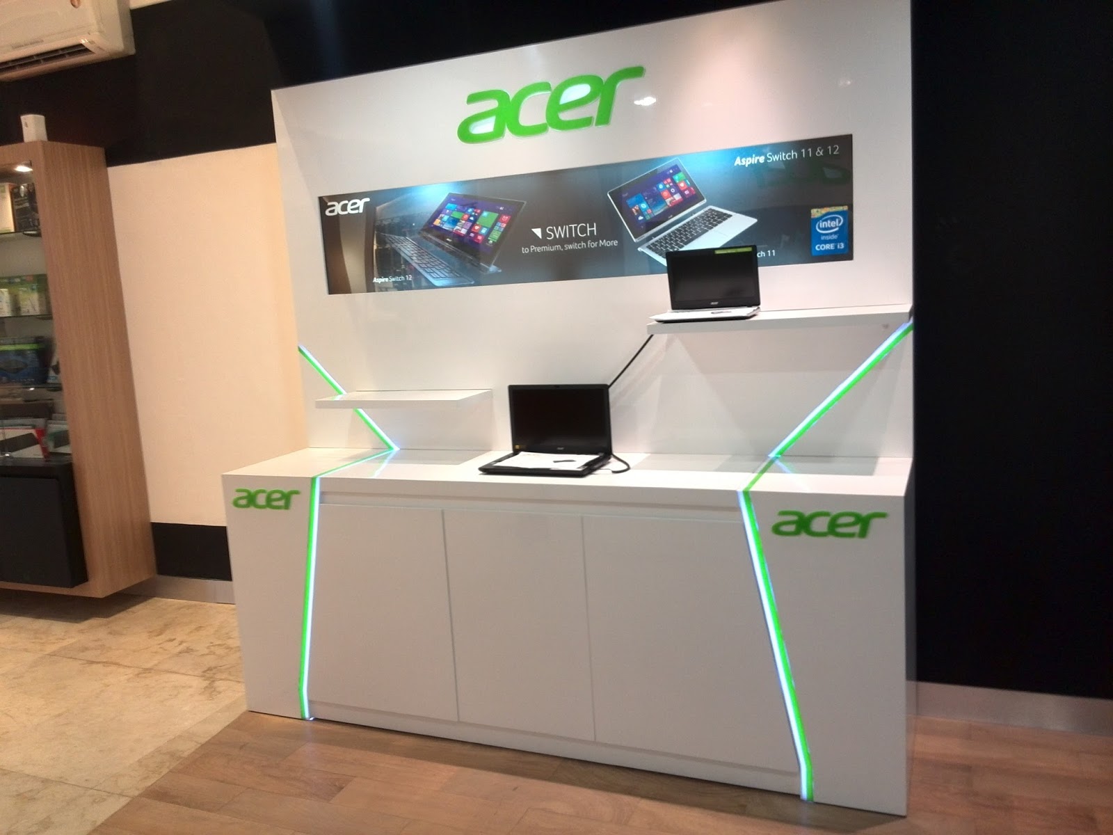 Jasa Pembuatan Lemari Display /Booth /Papan Nama /Rak /Shop Signage ...