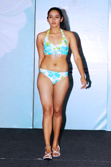 Ragini dwivedi bikini Clearance