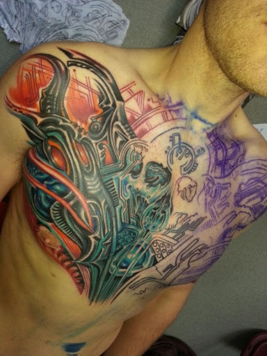 Coloridas tattoo design e idea para mim os homens peito