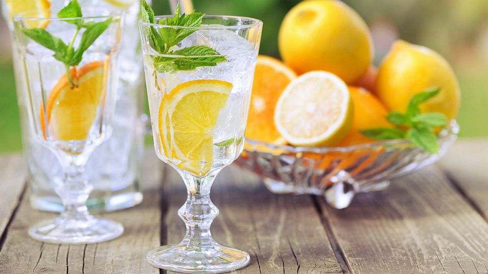 A água com limão ajuda você a perder peso?