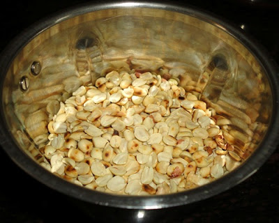 peanuts in a mixer jar