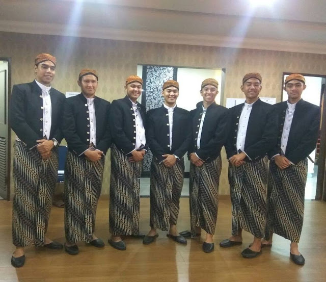" SANGGAR NUSANTARA DOT COM " | Jakarta: Beskap Jawa sewa beskap Jawa