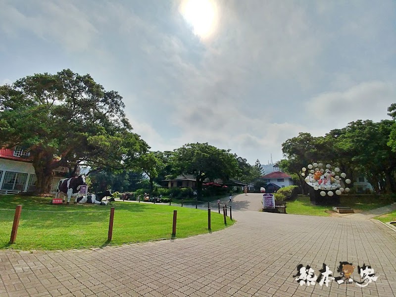 苗栗飛牛牧場|飛牛廣場、牧場工房、庭園木屋、牧場原憩、童玩區|園區環境