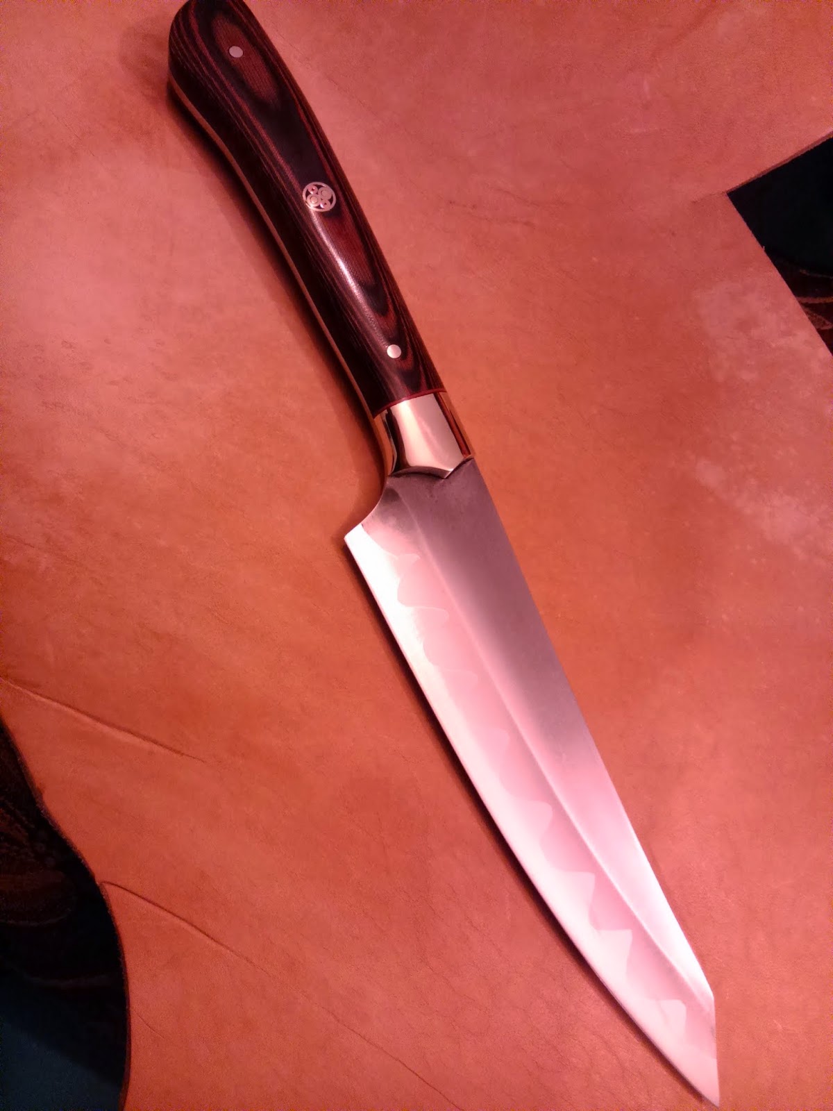 MARIANO BARRESI "Cuchilleria Artesanal": Cuchillo de cocina con aires