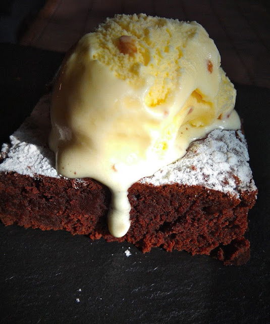 BROWNIE DE CHOCOLATE, LUJURIA Y #retococinArte