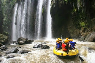 Rafting / Arung Jeram Bandung - Outbound Bandung
