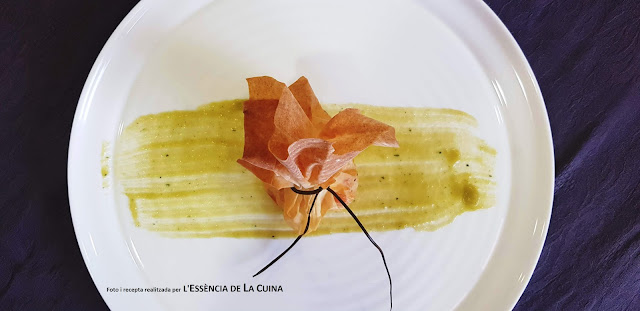 Farcellets de Gambes amb Salsa de Porros, aperitiu, tapa, pinxo, l'essència de la Cuina, blog de cuina de la Sònia, pincho, cuina casolana, cuina facil, vegeteriana, Nadal.