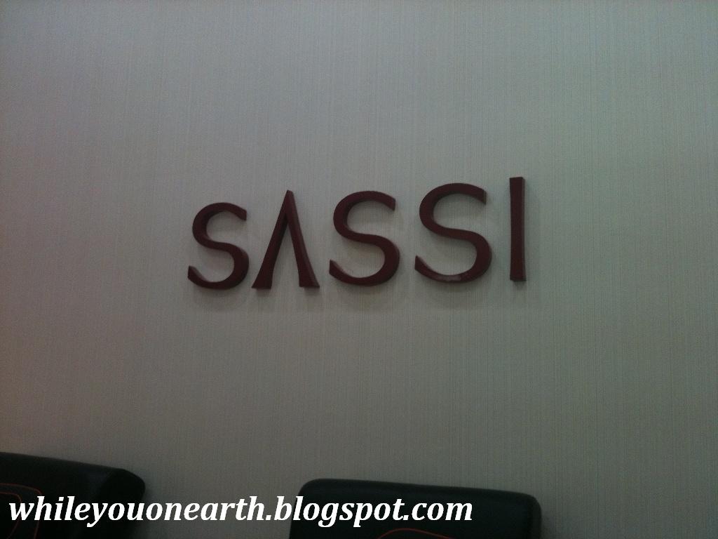While you on earth.. Sassi Nails at Gandaria City