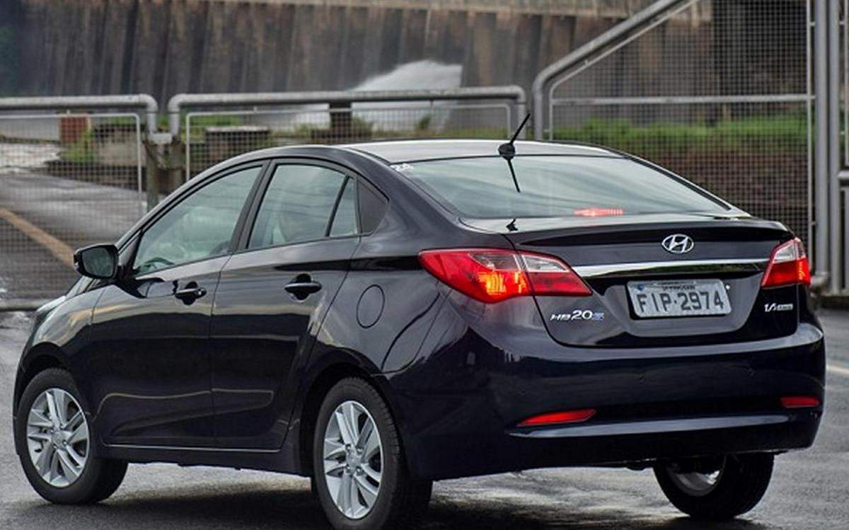Hyundai HB20 S (sedã)  - Premium Preto - traseira