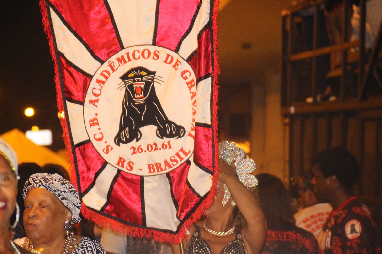 CORTE DO CARNAVAL DE PORTO ALEGRE Carnaval chega à Redenção