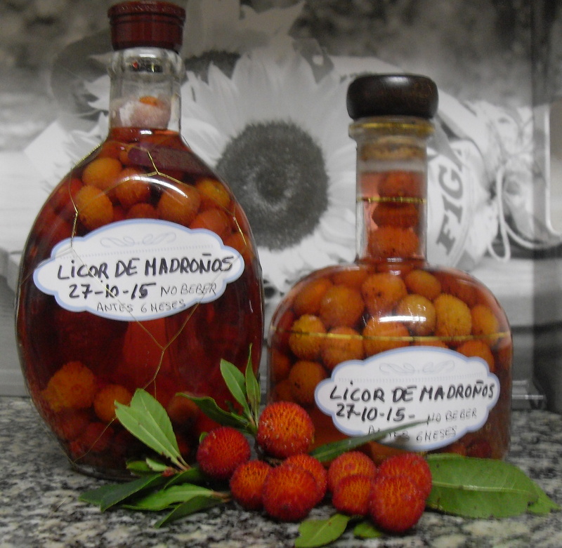 Paprika En La Cocina: Licor de madroños//Salsa de madroños