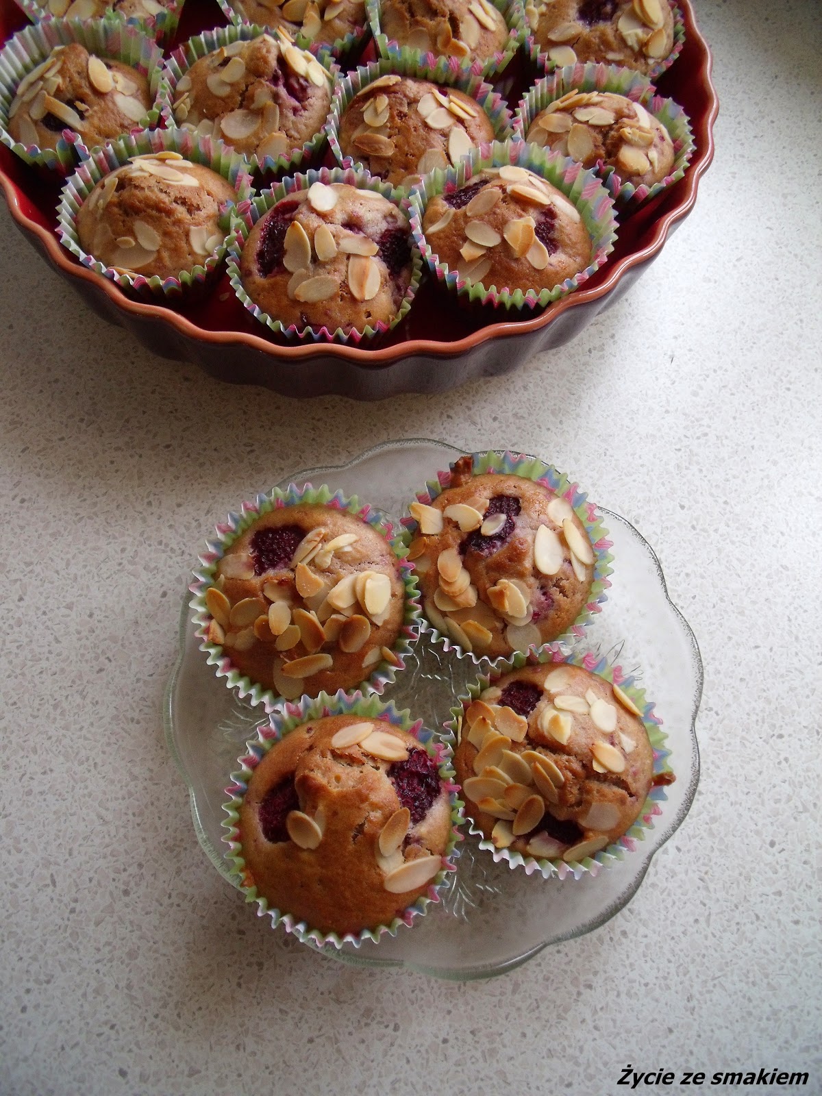 Malinowe muffinki z migdałami