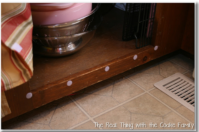 Sewing Curtains for Kitchen Cabinets - Free Pattern and Tip #sewing #curtains @kccoake @realcoake Cabinet Curtains