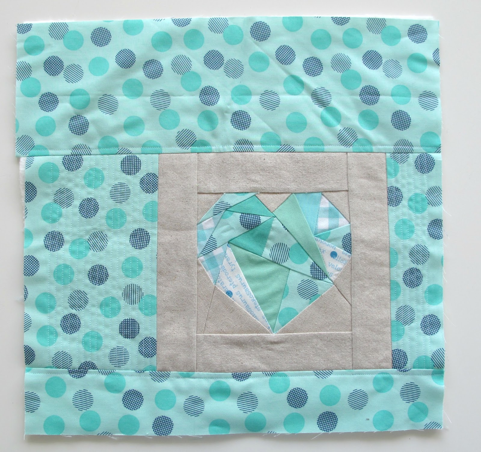 September's Quiltdelight (Quilting) "HeartQuilt Block" trifft Quilt