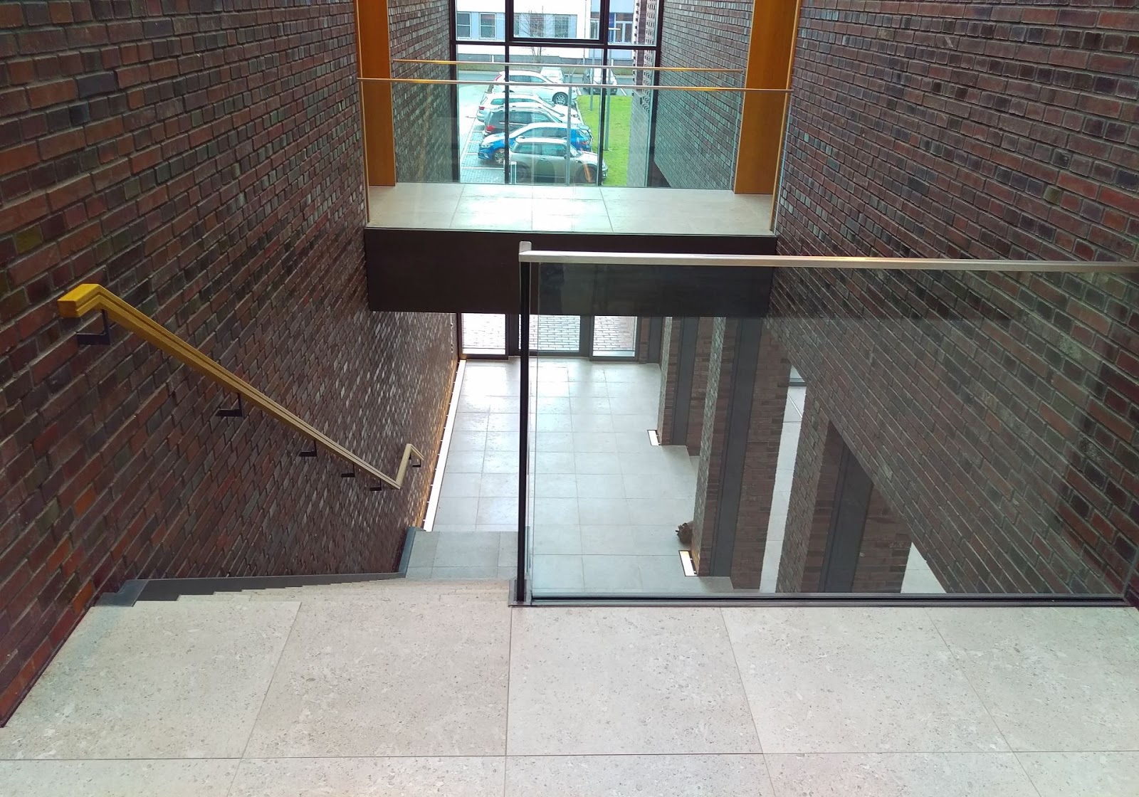 Ganzglasgelander Treppe Podest Frobel Metallbau