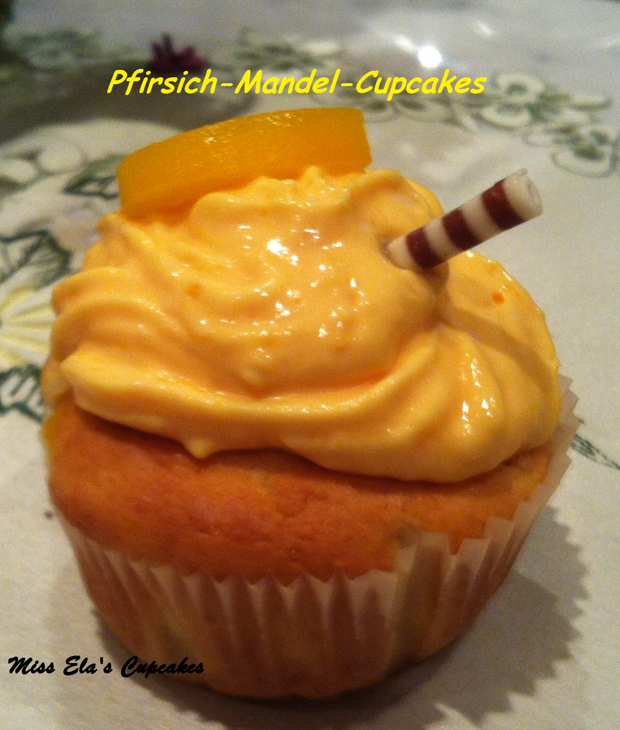 Miss Ela&amp;#39;s Cupcakes: Pfirsich-Mandel-Cupcakes