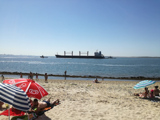 Cargueiro na Praia da Saúde Cargueiro na Praia da Saúde