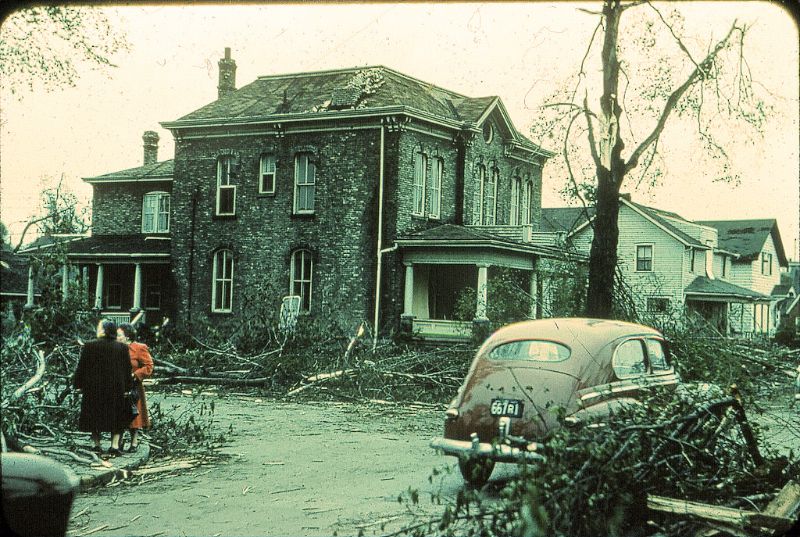 49 Incredible Photos That Capture the Ruins of Sarnia, Ontario After