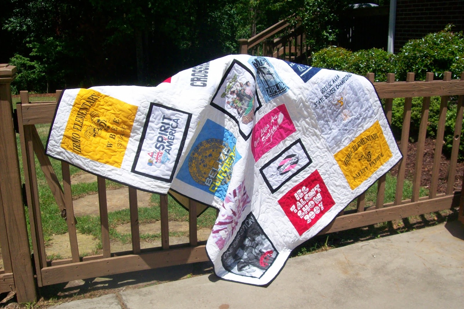 The Crafty Quilter's Closet tshirt quilt {finish}
