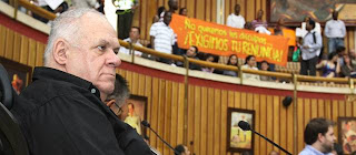 rodrigo mesa diputado planton en contra r 640x280 14052012