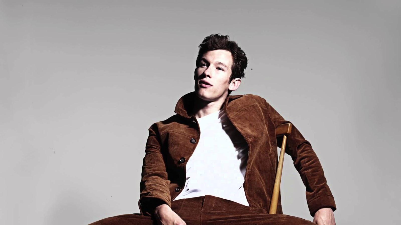 CONFIRMADO! Callum Turner será Teseu Scamander em "Animais Fantásticos