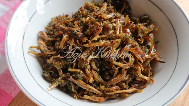 Sambal Ikan Bilis Melaka Yang Sedap Meletop