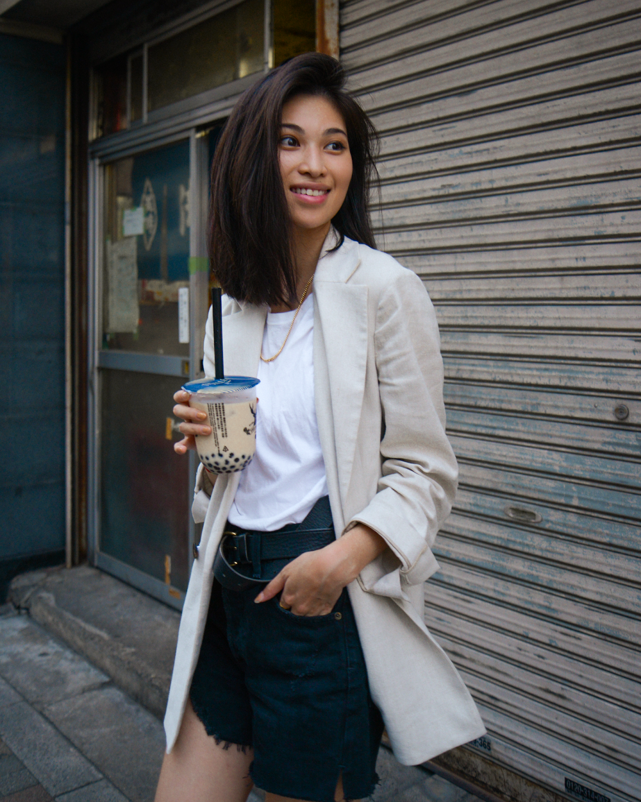 Casual way to style a blazer, blazer and denim shorts outfit idea, After Quarter-Life / 082019 - August Superpost on life after 25, outfits and travels by Van Le / FOREVERVANNY.com