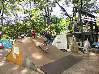 武蔵野公園スケートボード広場のランプセクション