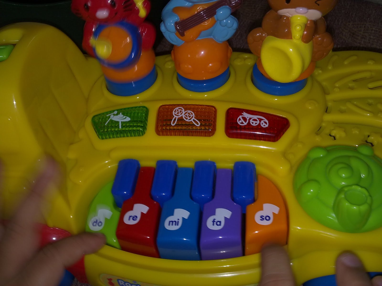 TwinkleBibi: Vtech Rock n Sing Musical Car