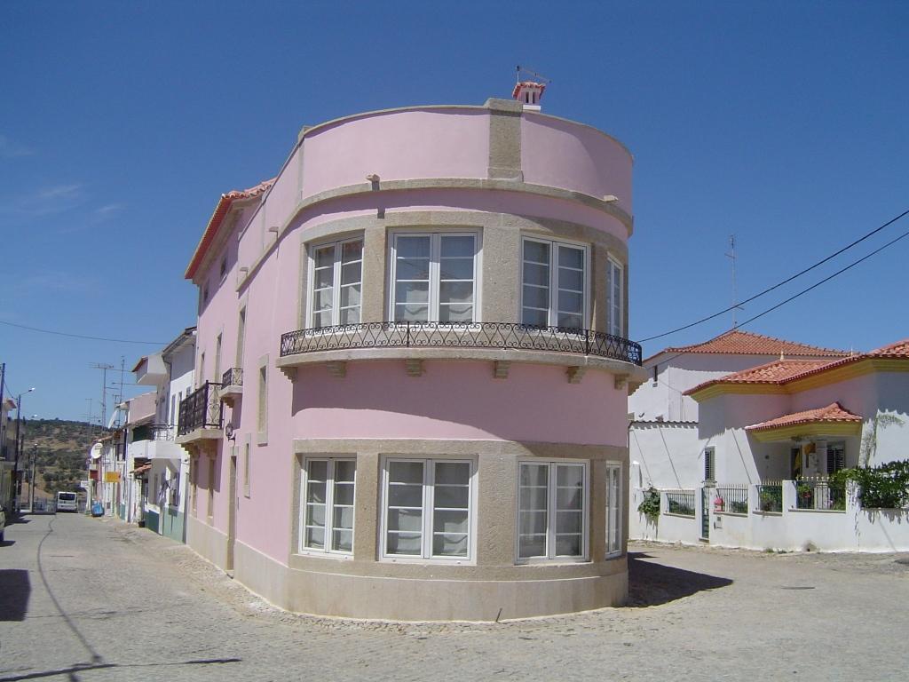 VILA DO ROSMANINHAL LAR DO ROSMANINHAL